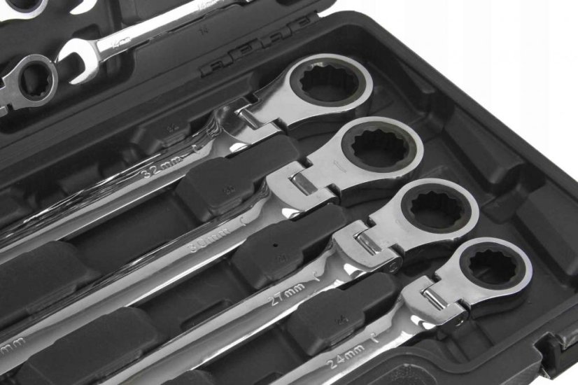Ratschenschlüsselsatz mit Gelenk, 13-teilig, 8 - 32 mm im Koffer, MAR-POL