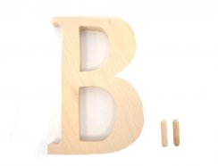 Hausnummer. Holzbuchstabe „B“