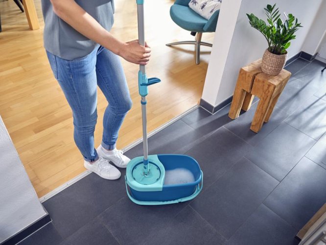 Zestaw do czyszczenia LEIFHEIT 52101 Clean Twist Mop Disc Ergo, mop do podłogi + wiadro