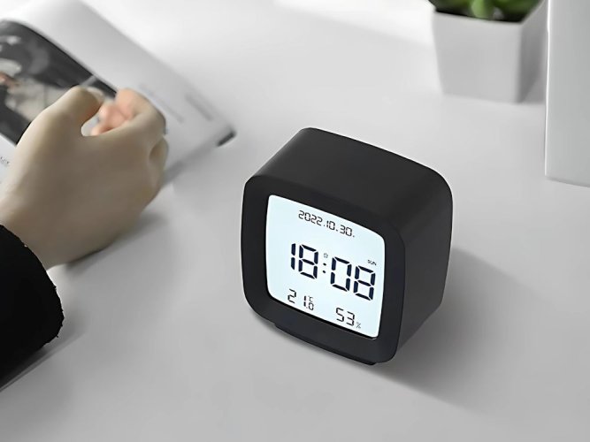 Budík s dátumom a teplotou s funkciou opakovaného budenia lcd vlhkosť vzduchu
