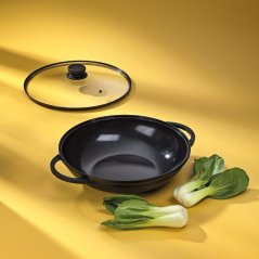 WOK pánev s keramickým povrchem a poklicí ATURA 32 cm WOK pánev s keramickým povrchem a poklicí ATURA 32 cm