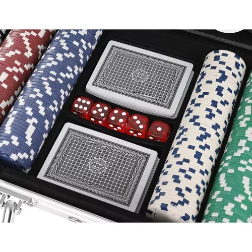 Poker - set od 300 žetona u kutiji HQ 23528 (akce)