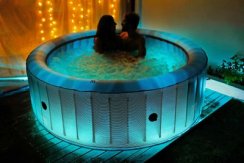 MSpa® Starry pezsgőfürdő, LED, 6 személyes, 930 l., 204x070 cm