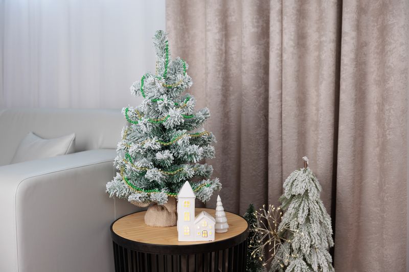 MagicHome Dekoration, Baum, weiß, Porzellan, 4,5x4,5x11,2 cm