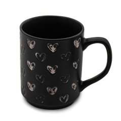 Porcelán bögre 340ml, fekete, dekor szívek