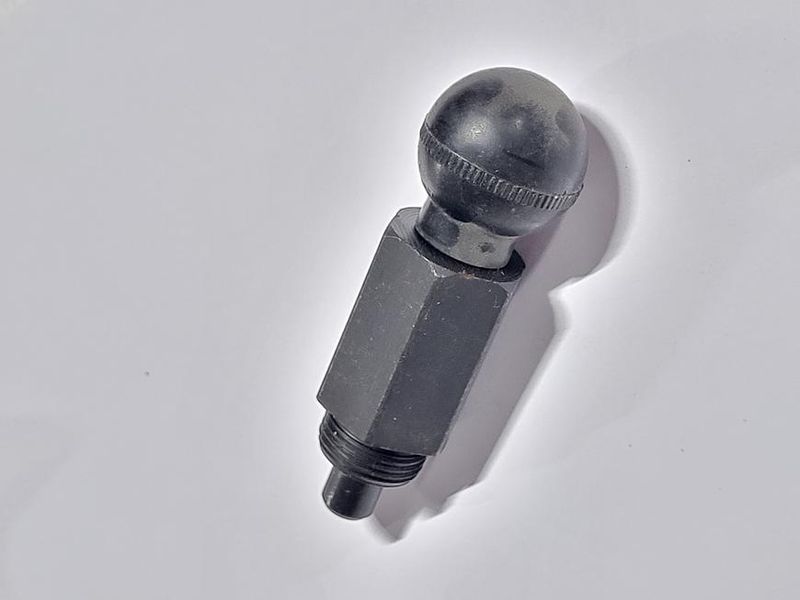 LS10000/1300 Schraube, 12x30 mm, Teil 2