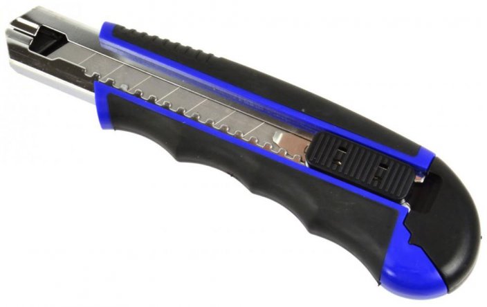 Nůž s ulamovací čepelí 18 mm, plastový s tlačítkem + 6 čepelí, model 3, GEKO
