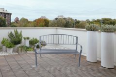 Záhradná lavička s operadlom, kovová, grafit