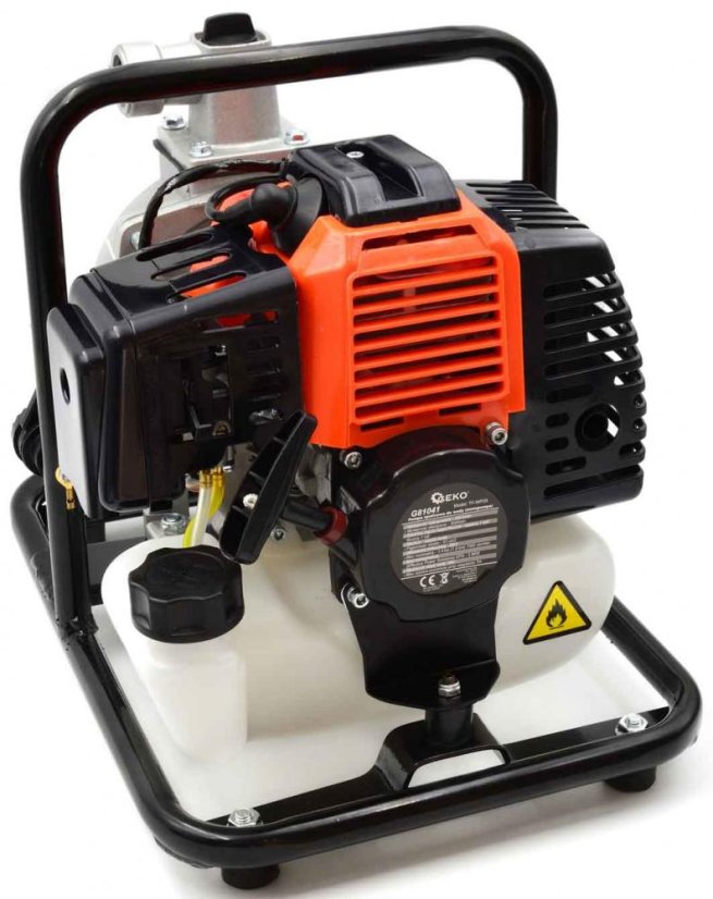 Čerpadlo na vodu motorové, 150-300 l/min, sacia výška 8 m, výtlak 30m, 42,7 cm3, hrdlo 1" (akce)