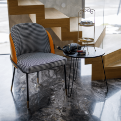 Esszimmerstuhl, schwarz-weißes Muster/kamelfarbenes Öko-Leder, KIRNA