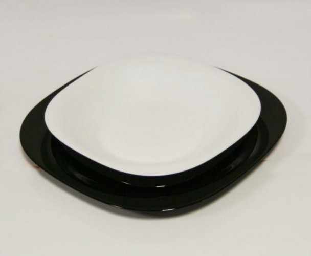 Zestaw talerzy 18-częściowy CARINE biało-czarny opal