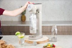 Aparat pentru prepararea sifonului SODABAR + 2 sticle din seria Sahara Collection