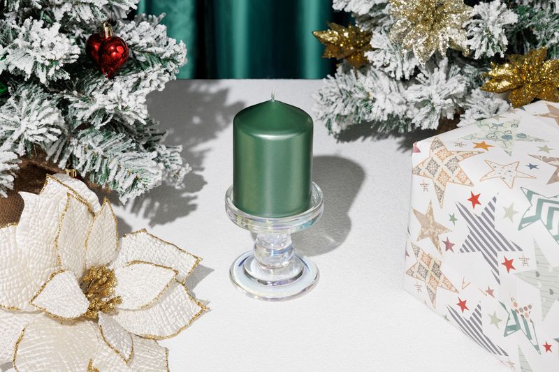 MagicHome Weihnachtskerze, 7x10 cm, zylindrisch, grün, Metallic-Effekt
