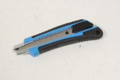 Zložljivi nož 18 mm, XK810L1A z gumbom