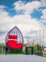 CANOONA Sessel, schwarz-rot, stehend