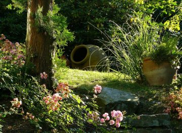 Kako pravilno postaviti ukrase u svoj vrt: praktični savjeti i trikovi