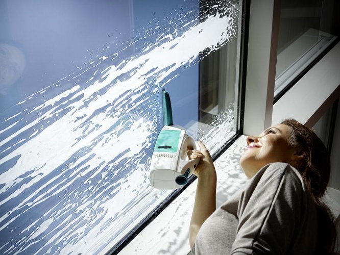 Środek do czyszczenia okien LEIFHEIT 51003 Środek do czyszczenia okien, z drążkiem 43 cm, mopem i odkurzaczem do okien, akumulator