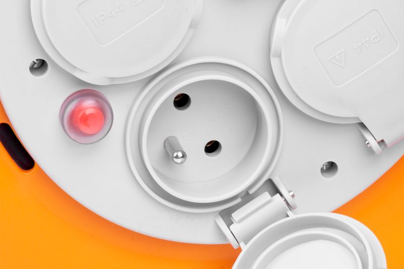 Cable Strend Pro CR038, 4 aljzat, L-30 m, IP44, gumi, hosszabbító, dobon