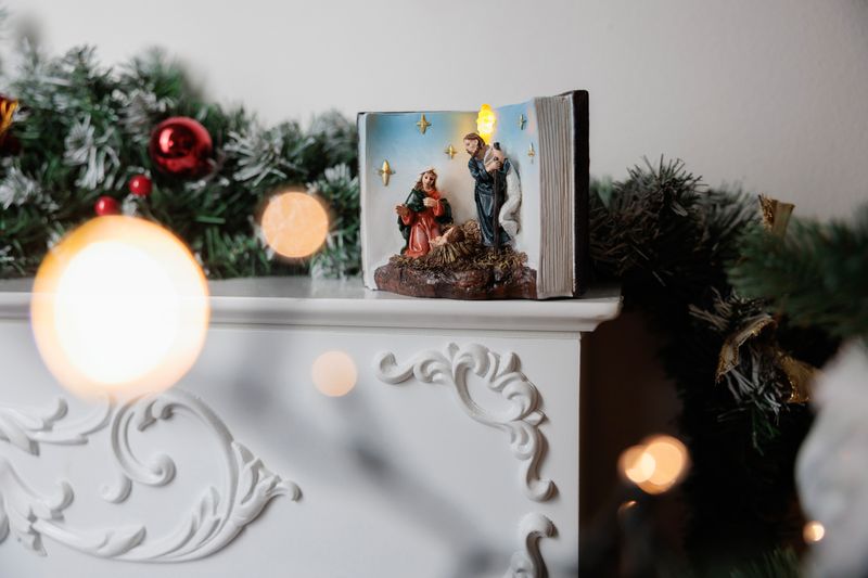 MagicHome Weihnachtsdekoration, Krippe im Buch, LED, Innenbereich, 13,5x8x9,5 cm