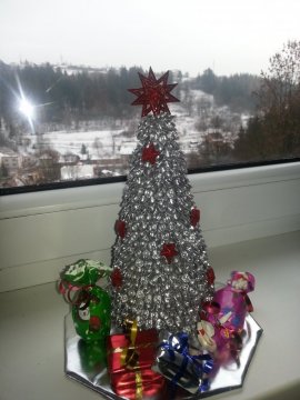 Jednoduchá vánoční dekorace - malý vánoční stromek