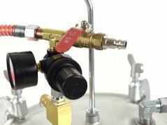 Maliarsky agregát (striekacia pištoľ s tryskou 2,0 mm a nádobou 8 l), GEKO