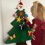 Weihnachtsbaum aus Filz mit Dekoration 24856